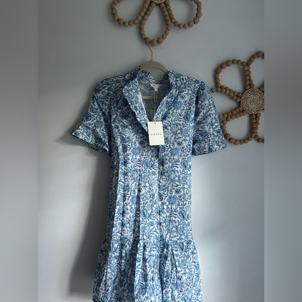 **NWT Entro Blue and White Floral Midi Dress Size S